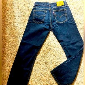 Levi’s 504 boys, 16 reg, my kid had a growth spurt and wore only a few times